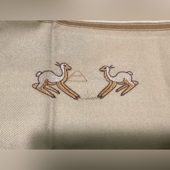 Embroidered scarf with fringes. - Picture 6 of 6